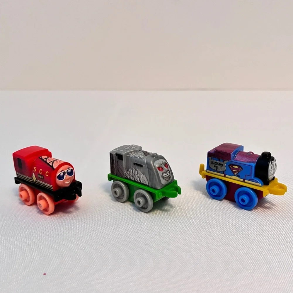 Fisher-Price Thomas & Friends DC Comics Minis Toy Train 3 Pack Miniature Trains